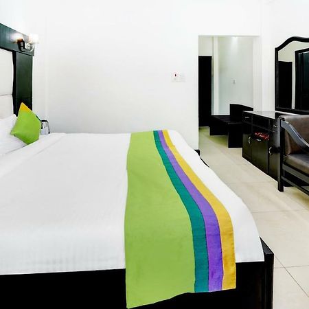 Отель Treebo Trend Mussoorie Club Дехрадун Экстерьер фото